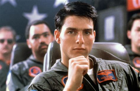 Он оставил службу и начал работать на земле, обучая новичков. Top Gun - Images