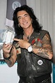 Musician Robin McAuley with #NeriumAD! www.dkrotondo.theneriumlook.com ...