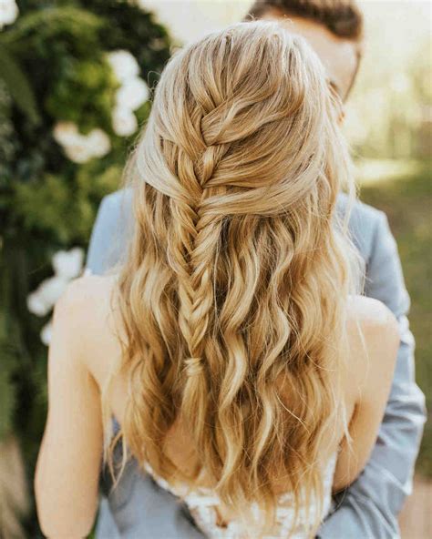37 Pretty Wedding Hairstyles For Brides With Long Hair Martha Stewart Weddings