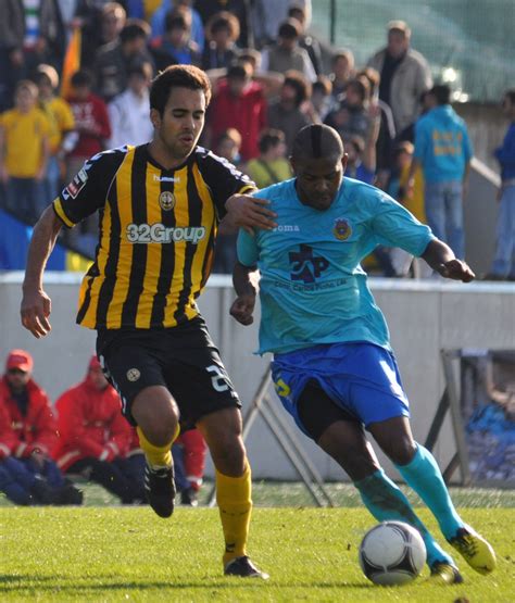 Tome um café e volte em alguns instantes. Tv Vias Cruzadas: Bijou, o Sr. Coronel do FC Arouca