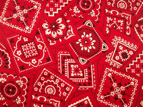 They come in 3 different sizes (2 sets of snaps on small and medium size, 3 sets on large) small up to 14 medium up to 20 large up to 26. 77+ Red Bandana Wallpaper on WallpaperSafari