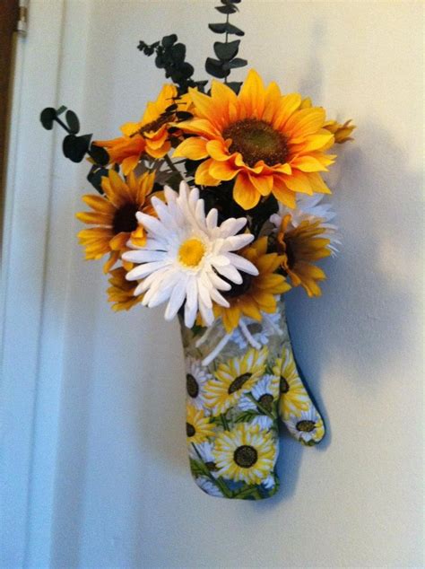 Discover recipes, home ideas, style inspiration and other ideas to try. Simple-Sunflower-Home-Decor | Sunflower kitchen decor ...