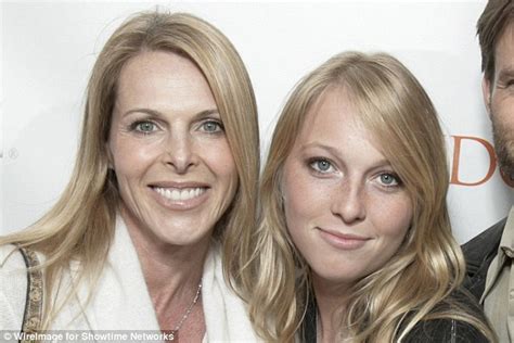 elizabeth smart tried to save dynasty star s daughter india oxenberg from the nxivm sex slave