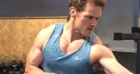 Sam Heughan Shows Some Muscle While Prepping For ‘bloodshot Sam