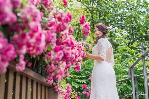 Wir beraten dich kompetent & persönlich bei traumkleid in düsseldorf. In Gernsbach entstanden 😍… Hochzeitskleid Hochzeitsfotos ...