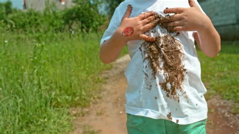 Remove Dirt Or Mud Stains From Clothing 1 Stop Wash