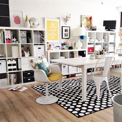 The ikea kallax is already an impressive piece on its own—you can use it as a classic bookshelf, a room divider or as a stylish way to display collections. desk/table with IKEA Kallax shelves | IKEA Ideas ...