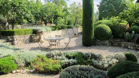 Gardening Lessons From The Quietly Stunning Landscapes Of Provence