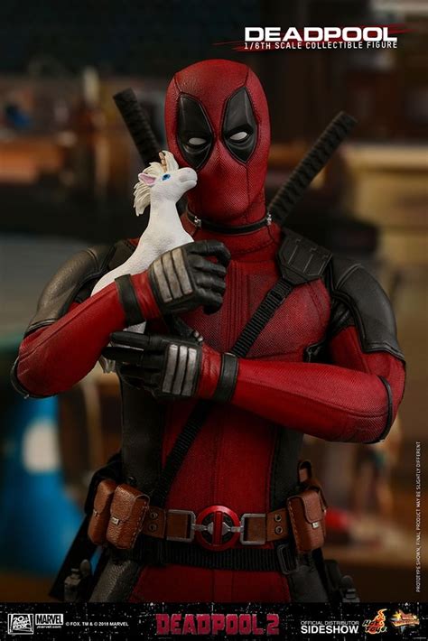 Daha doğrusu, önce çarpmalı mıyız, bölmeli miyiz? Hot Toys Deadpool 2 Deadpool 1/6 Scale Figure - Kapow Toys