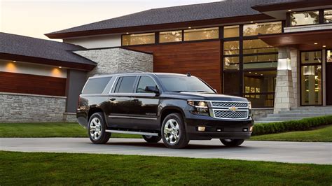 The 2017 Chevy Suburban Impresses Critics In Reviews