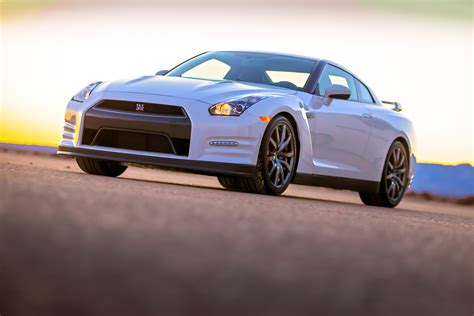 2014 Nissan Gt R Track Edition Debuts At Chicago Auto Show