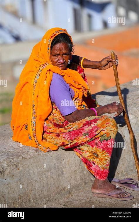 Indian Woman In Saree Hi Res Stock Photography And Images Alamy