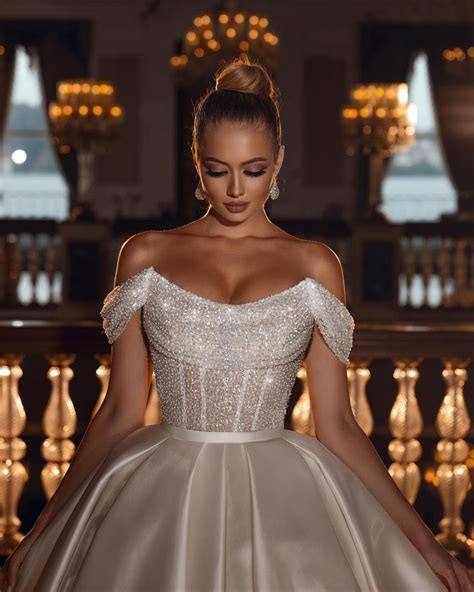 Sparkly Off The Shoulder Sequins A Line Bridal Dress With Detachable Sweep Train Kleid