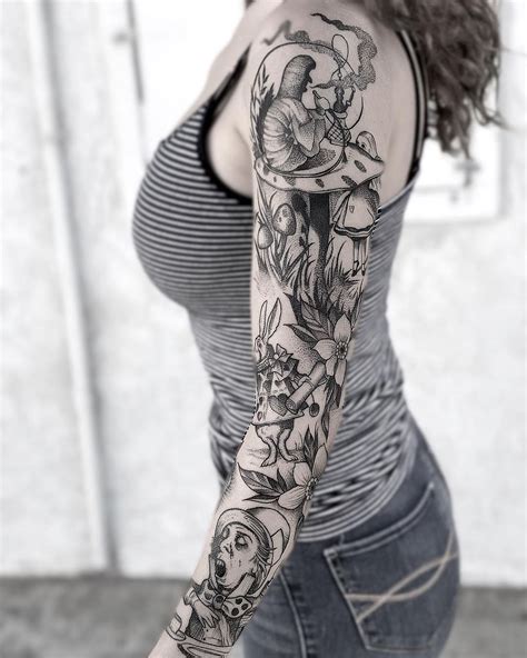 Willem j.• tattoo design alice in wonderland sleeve. J U S T I N H O B S O N on Instagram: "Almost finished with this Alice in Wonderland sleev ...