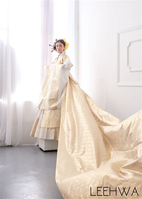 Modern Bridal Hanbok Dress For The Wedding Day Korean Traditional