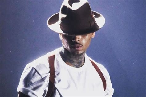 Lirik Lagu Run It Chris Brown Feat Juelz Santana Dan Fakta Di Baliknya