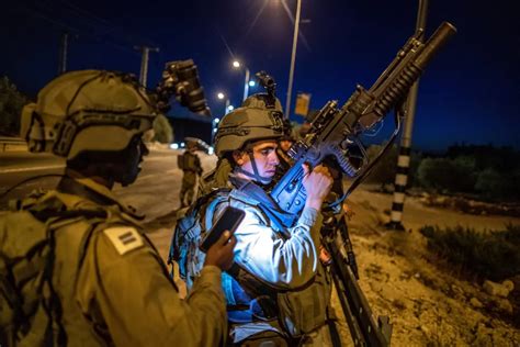israelisk soldat skjuten till döds av palestinska myndighetens anställd med israel för fred miff