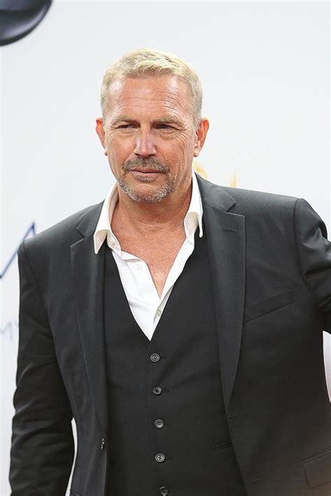 Кевин майкл костнер (kevin michael costner) — американский актёр, продюсер, кинорежиссёр и музыкант. Kevin Costner: Princess Diana's Role in Bodyguard 2