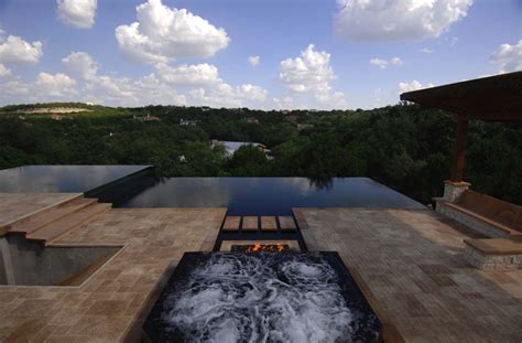 40 Absolutely Spectacular Infinity Edge Pools