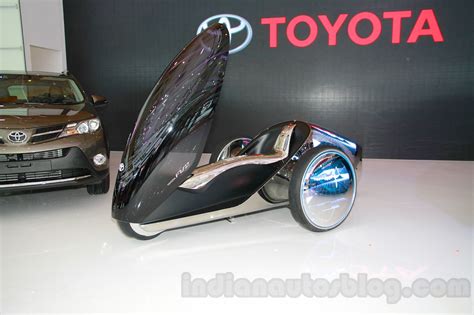 Toyota Fv2 Concept Front Three Quarters Angle At The 2014 Indonesia