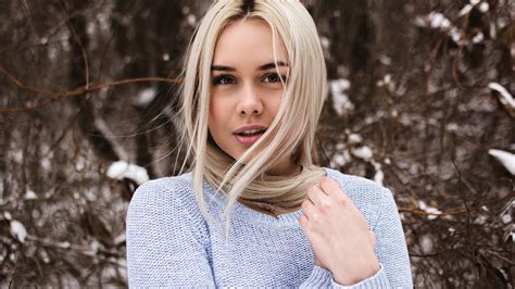 Wallpaper Women Blonde Portrait Face Snow Sweater 1800x1012