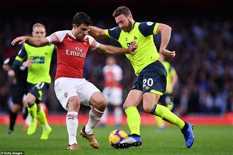 Arsenal 1 0 Huddersfield Lucas Torreira Strikes Late On Daily Mail