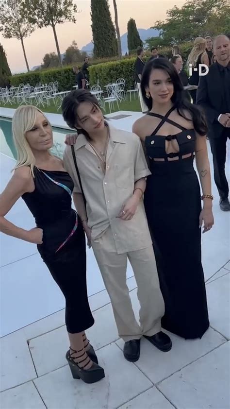 Kaien On Twitter Rt Dlipahungary Dualipa Hyunjin And Donatella Versace Posing For