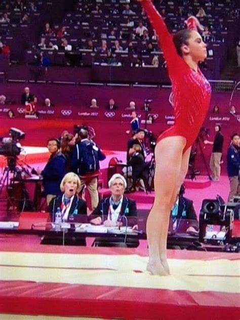 mckayla maroney s vault was so good it literally dropped a judge s jaw gymnastics team olympic