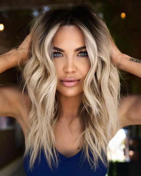 Blonde Hair With Roots Blonde Hair Looks Balayage Hair Dark Roots Blonde Hair Balayage