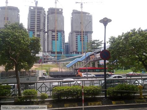 The developer of this apartment is uoa development bhd. Lifetips: Bangsar South pedestrian walkway
