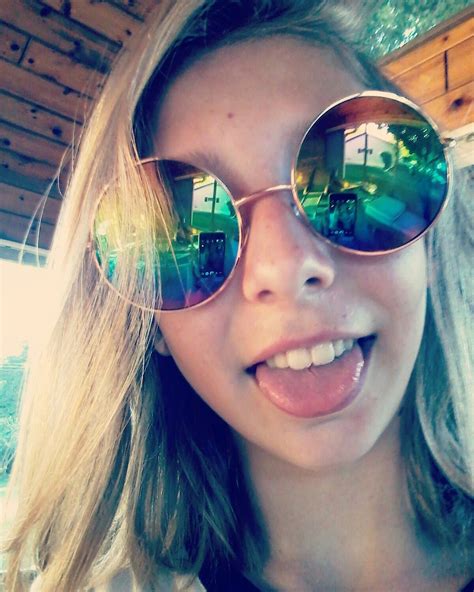 Pin By Savannah On Selfies Sunglasses Women Fashion Women