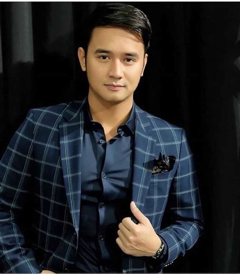 Jm De Guzman Bio Age Net Worth Dating History Kamicomph