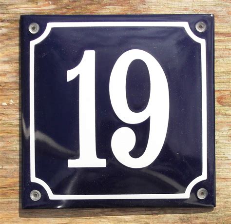 No 19 Blue 16x16cm Classic Enamels Signs
