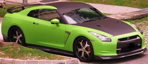 Green Nissan Gt R