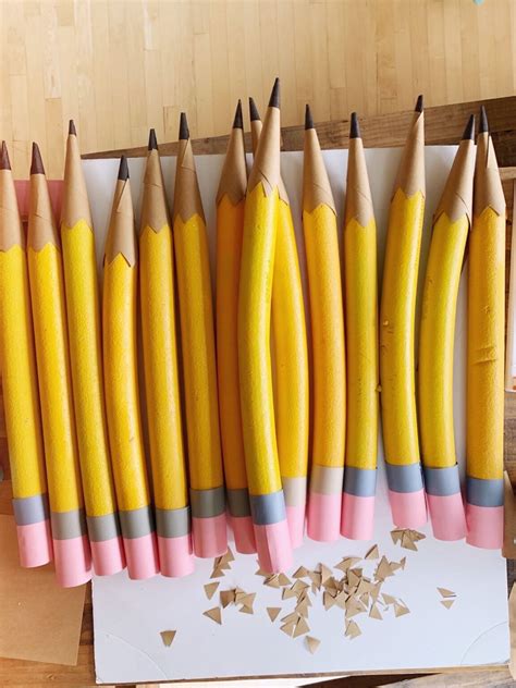 How To Make Giant Pencils Out Of Dollar Store Pool Noodles Oh Yay
