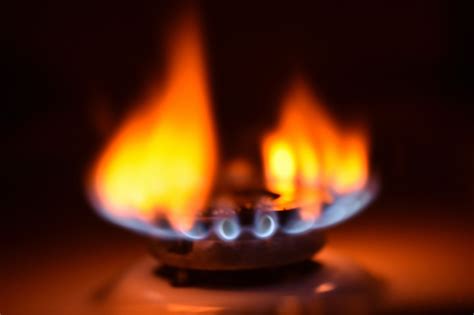 6 Tips How To Fix Orange Flame On A Gas Stove Housekeeping Bay