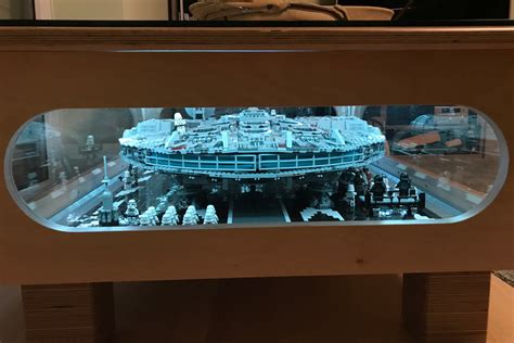 Harrison ford drops lego millenium falcon. LEGO Star Wars UCS Millennium Falcon 75192: Perfekter ...