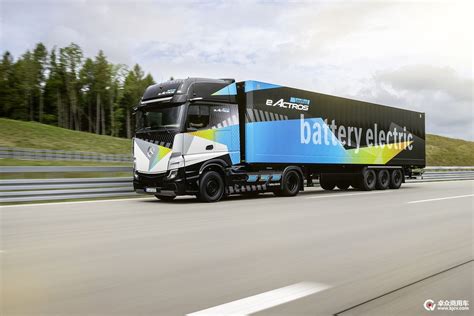 Mercedes Benz Trucks EActros LongHaul Wins 2023 Truck Innovation Award