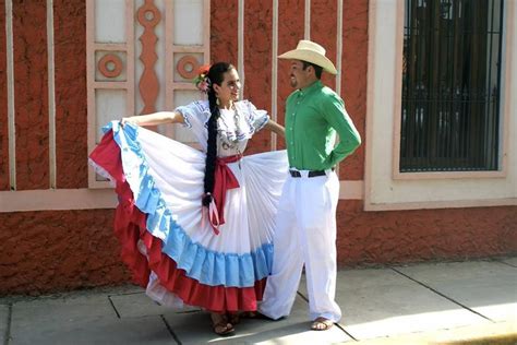 Traje Típico De Las Chilcas Choluteca Costume Of Chilcas Choluteca