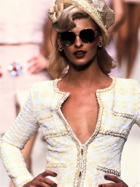 Linda Evangelista Walked For Chanel Runway Show Ss 1995 Chanel Runway
