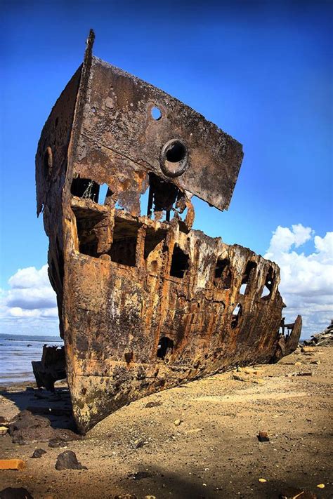 25 Beautiful Yet Troubling Shots Of Shipwrecks Abandoned Ships