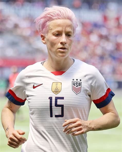 Megan rapinoe and alex morgan appear on cover of sports illustrated. Megan Rapinoe — Wikipédia