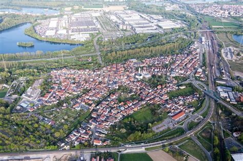 Luftaufnahme Wörth am Rhein Ortsansicht zwischen B9 und Daimler LKW