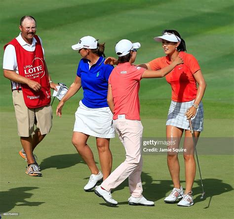 Michelle Wie Is Congratulated By Hyo Joo Kim Of Korea And Angela News Photo Getty Images