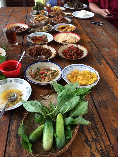 Traditional Sundanese Food Street Makanan Dan Minuman Makanan
