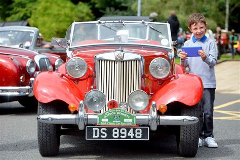 Stafford Castle Classic Car Show Attracts Crowds In Pictures