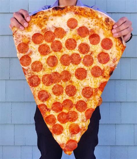 🍕 20” Pepperoni Slice 📍 Mickeysdeli Pepperoni Pepperoni Slices Pizza
