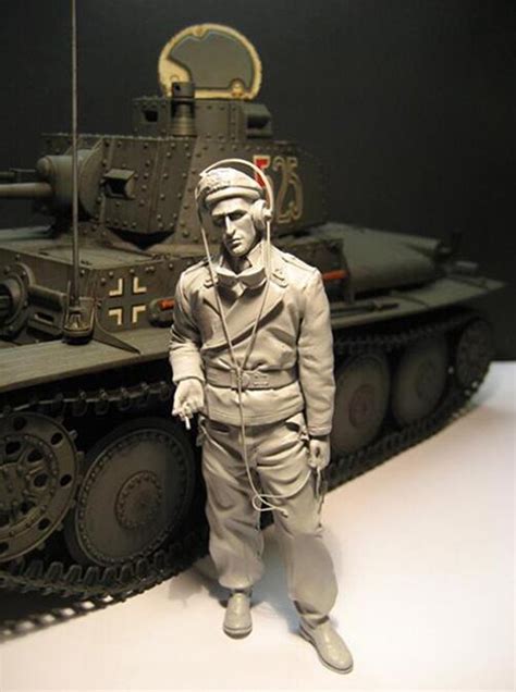 116 Scale Unpainted Assembly Resin Figure Kit Tank Officermodel