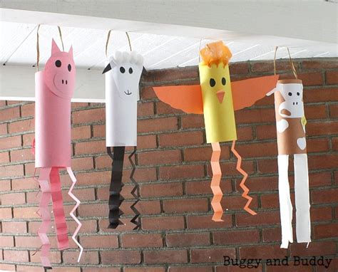 Find easy animal art ideas for kids to do at home or when bored. Farm Animal Windsocks | Fun Family Crafts