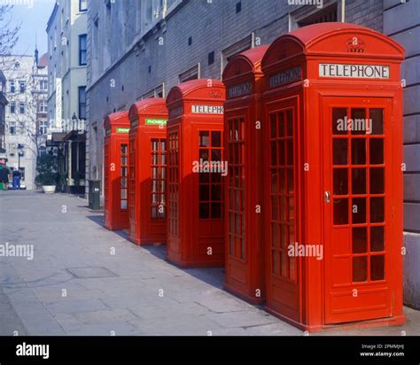 Red Kiosk No 6 Hi Res Stock Photography And Images Alamy